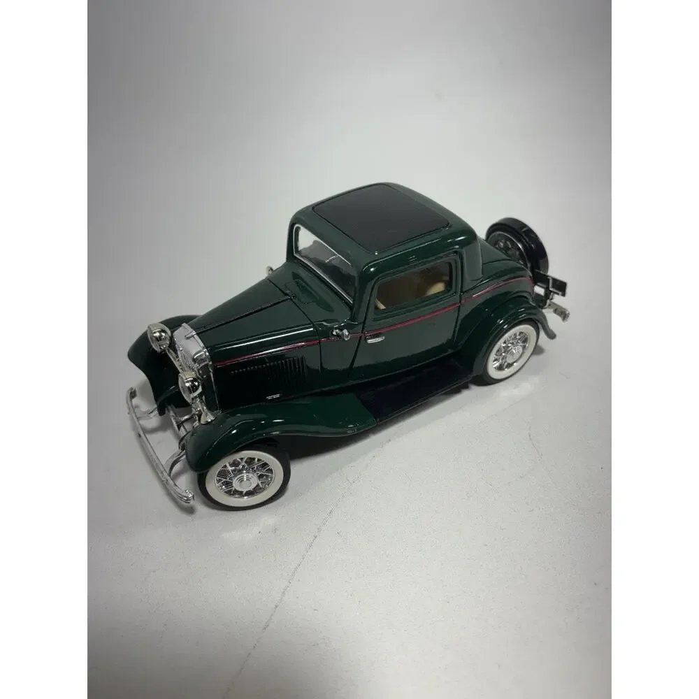 Sunnyside SS7722 1932 Ford 3 Window Coupe 1:24 Diecast Car Green Deuce